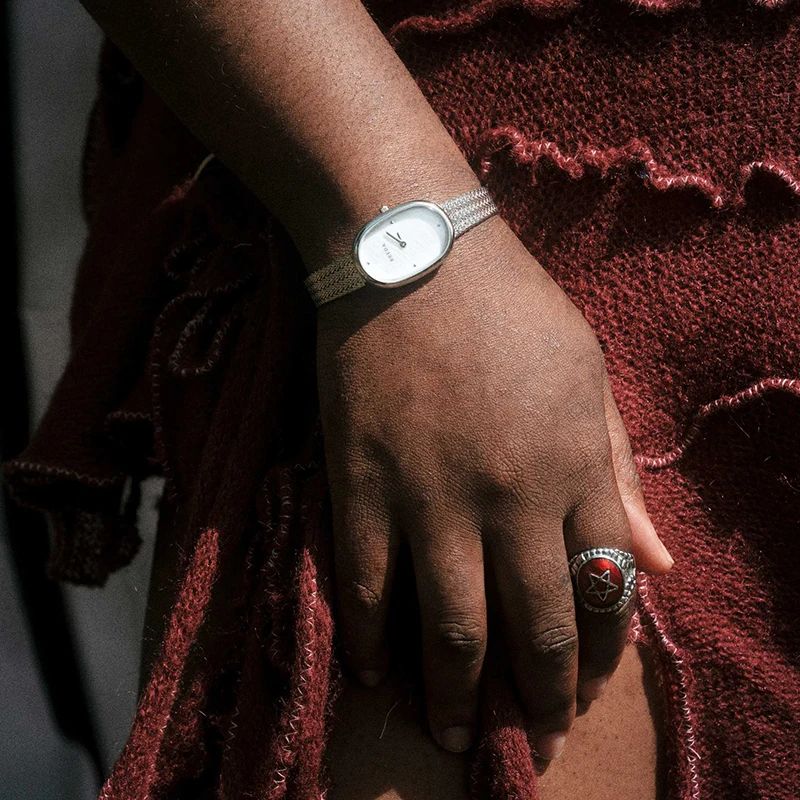 Bredan Oval Watch Women's Small and Luxury Retro European and American Personalized Quartz Fritillaria Dial