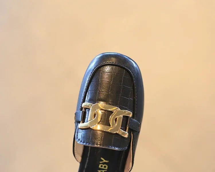 Children Sandals for Girls 2024 Summer New Girls Covered Toes Flat Leather Slippers Casual Lazy Metal Korean Kids Fashion Flats