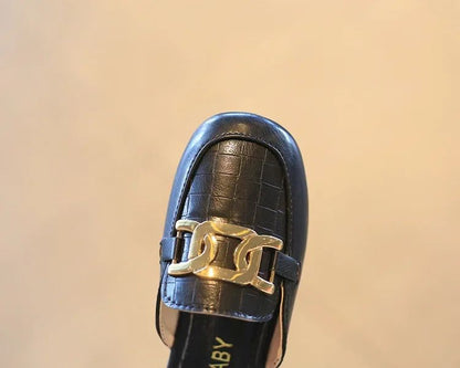 Children Sandals for Girls 2024 Summer New Girls Covered Toes Flat Leather Slippers Casual Lazy Metal Korean Kids Fashion Flats