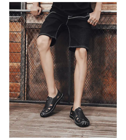 2025 New Men's Handmade Leather Sandals Flat Sandals Fashion Men's Suitable for Beach Vacation Summer Brown Non-slip Sandals