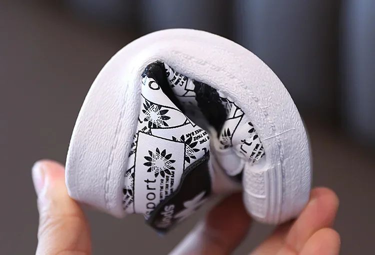 Children's Sneakers Kids Fashion Design White Non-slip Casual Shoes Boys Girls Hook Breathable Sneakers Toddler Outdoor Shoes