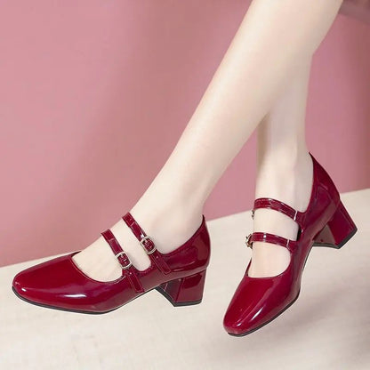 Sapatos Femininos Mary Janes com Fivela Dupla Primavera Outono Sapatos de Vestido em Couro Envernizado Scarpins Salto Alto Sapatos Retrô para Senhoras Preto Vermelho
