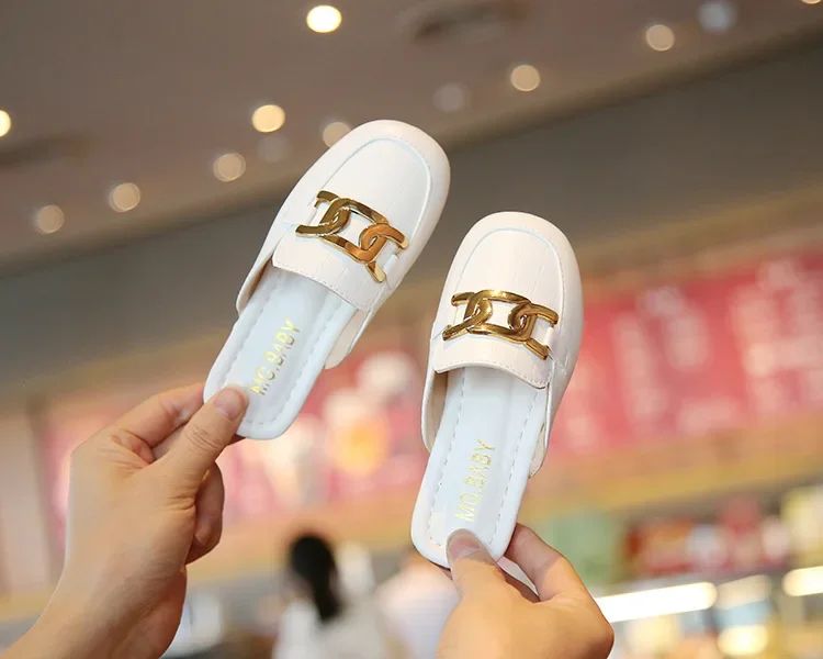 Children Sandals for Girls 2024 Summer New Girls Covered Toes Flat Leather Slippers Casual Lazy Metal Korean Kids Fashion Flats
