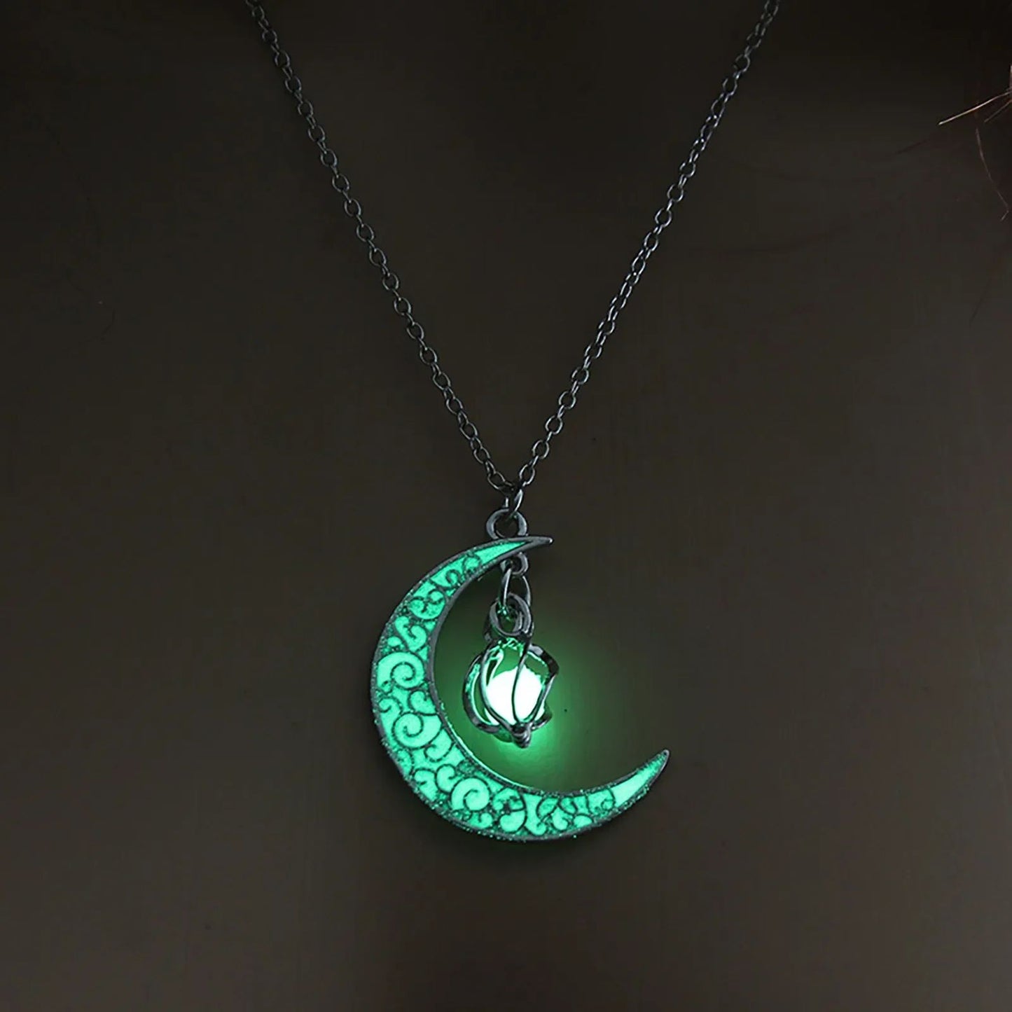 Colar com Pingente de Lua Luminosa para Meninas Adolescentes Colar Gargantilha Brilha no Escuro Joias Presentes ????????