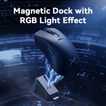 Mouse Gamer Sem Fio Delux M900PRO Ergonômico Taxa de Polling 8K PAW3395 63g Dock de Carregamento Magnético RGB para PC Gamer com Mão Grande Direita
