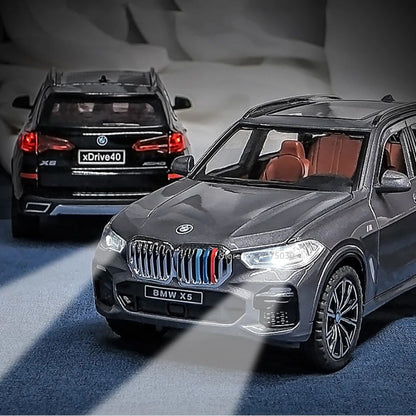 1:24 BMW X5 Modelos Carros em Miniatura SUV 6 Portas Abertas Veículos Pneus de Borracha com Luz de Som Carro Brinquedos Educacionais Infantis