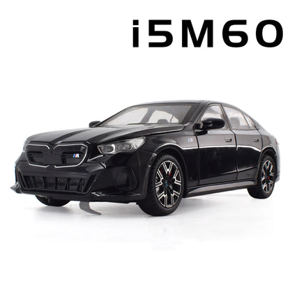 Miniaturas de Carro de Brinquedo i5M60 XM Escala 1:24, Liga Fundida, Pneus de Borracha, com Luz e Som, Presente para Crianças e no Dia das Crianças