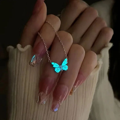 2025 Novo Colar Borboleta Feminino Simples Luz Luxuosa Moda Novo Azul Luminoso Borboleta Corrente Clavícula Presente de Festa Feminino