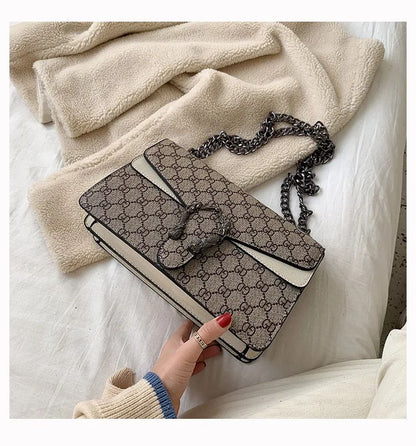 Women Stylish Retro Print Shoulder Crossbody Bag Fashionable Chain Underarm Purse Medium Hardness Polyester Lining