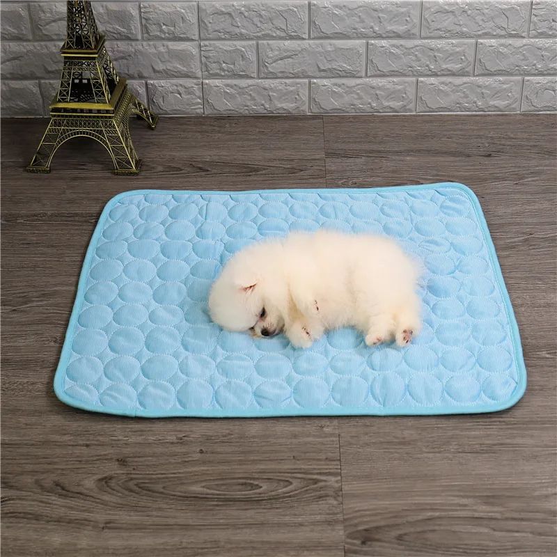 Almofada de Verão para Pets Refrigerada Gel de Seda para Cães e Gatos Ninho Respirável Colchonete de Dormir Refrescante