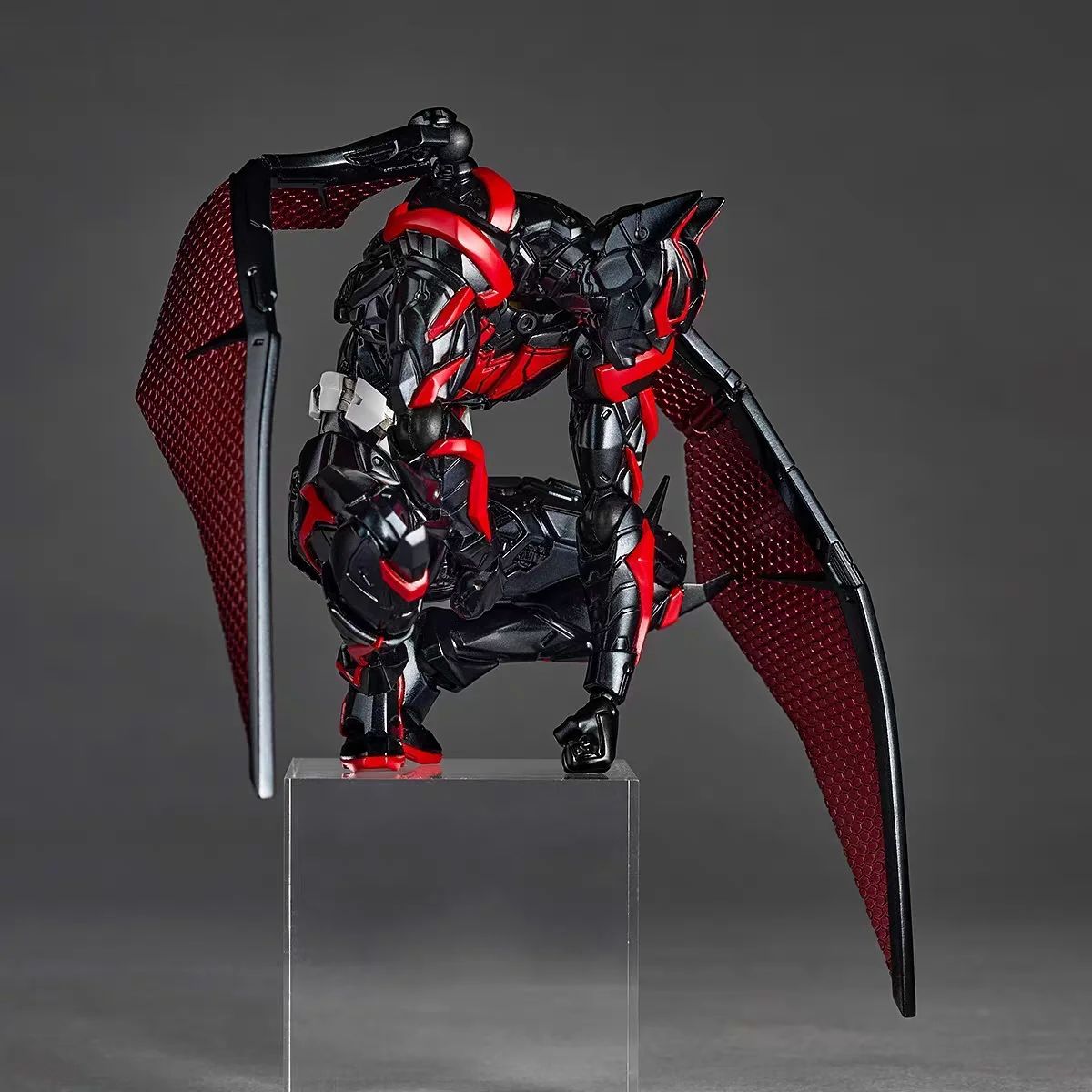 AMAZING YAMAGUCHI 1/12 Scale PVC Action Figures Kaiyodo Revoltech Batman Beyond Batman Ver. Model Collection Toy