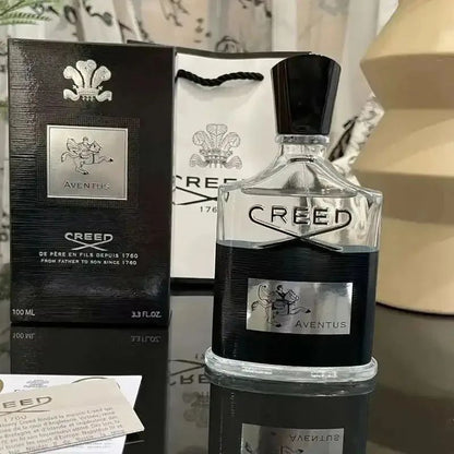 Perfume original Aventus colônia masculina 100ml tem uma fragrância duradoura.