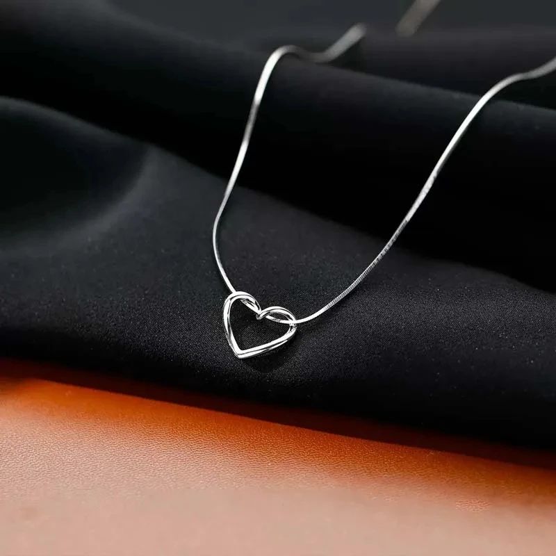 Novo Colar com Pingente de Coração Oco Simples para Mulheres Moda Criativa Geométrico Gargantilha Corrente Colares Joia de Festa Presente