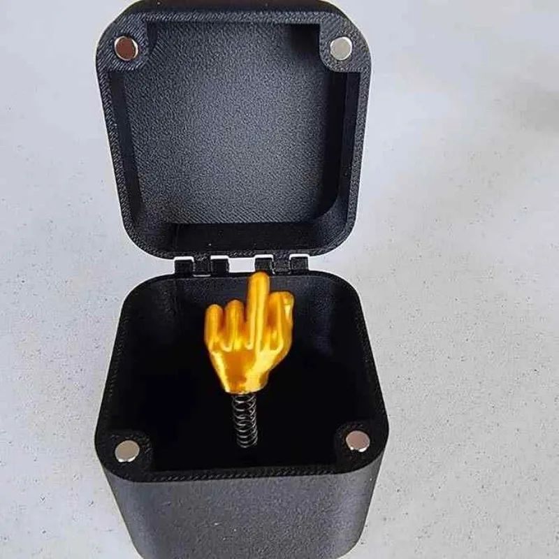 Out of the Box Pop-Up Middle Finger Gift Box Creative Desk Home Decor Gifts Middle Finger Novelty Christmas Funny Prank Gift
