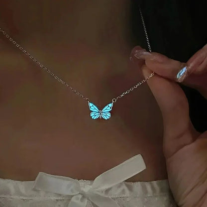2025 Novo Colar Borboleta Feminino Simples Luz Luxuosa Moda Novo Azul Luminoso Borboleta Corrente Clavícula Presente de Festa Feminino