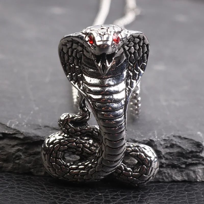 Colar de Pingente de Caveira Demoníaca Enrolada de Cobra Gótica Vintage para Homens Meninos Festa de Rock Halloween Joia de Presente