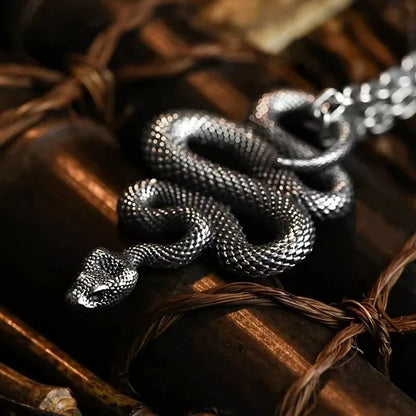 Colar de Pingente de Caveira Demoníaca Enrolada de Cobra Gótica Vintage para Homens Meninos Festa de Rock Halloween Joia de Presente