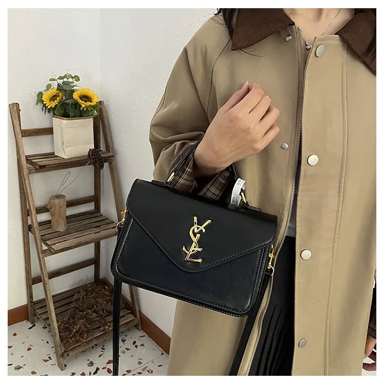 2025 New Retro Small Square Bag Leisure Bag Single Shoulder Crossbody Bag Versatile Commuter Postman Bag