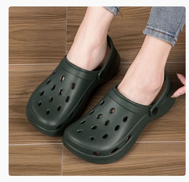 Stock Available 2024 New Large Size Beach Hollow Out Sandals Men's and Women's Garden Shoes Plus Size EVA Sole EVA Strap