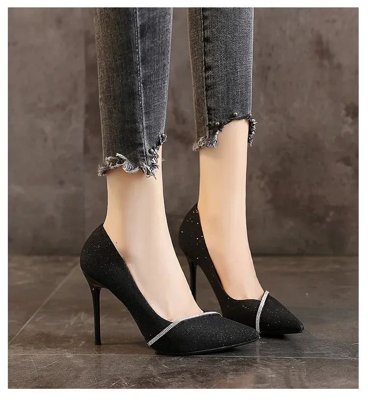 Sapatos Femininos de Salto Alto 2024 Nova Coleção Primavera e Outono Sapatos Femininos de Bico Fino Vestido Sapatos de Casamento Temperamento Banquete Sapatos Individuais
