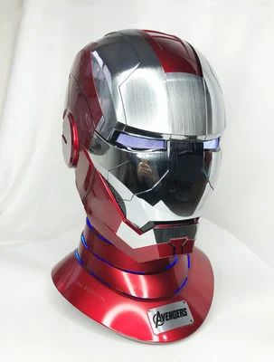 Novo capacete de Homem de Ferro AutoKing 1:1 Mk5 Cosplay Controle de Voz Olhos com Luz Modelo Brinquedos para Adultos Presente de Natal Elétrico Vestível