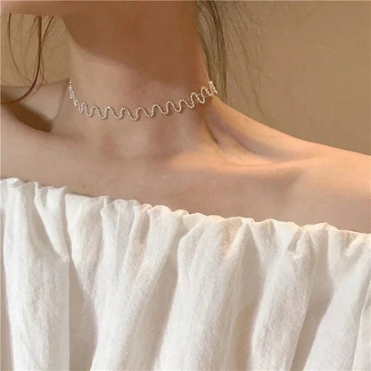 2025 Novo Colar Borboleta Feminino Simples Luz Luxuosa Moda Novo Azul Luminoso Borboleta Corrente Clavícula Presente de Festa Feminino