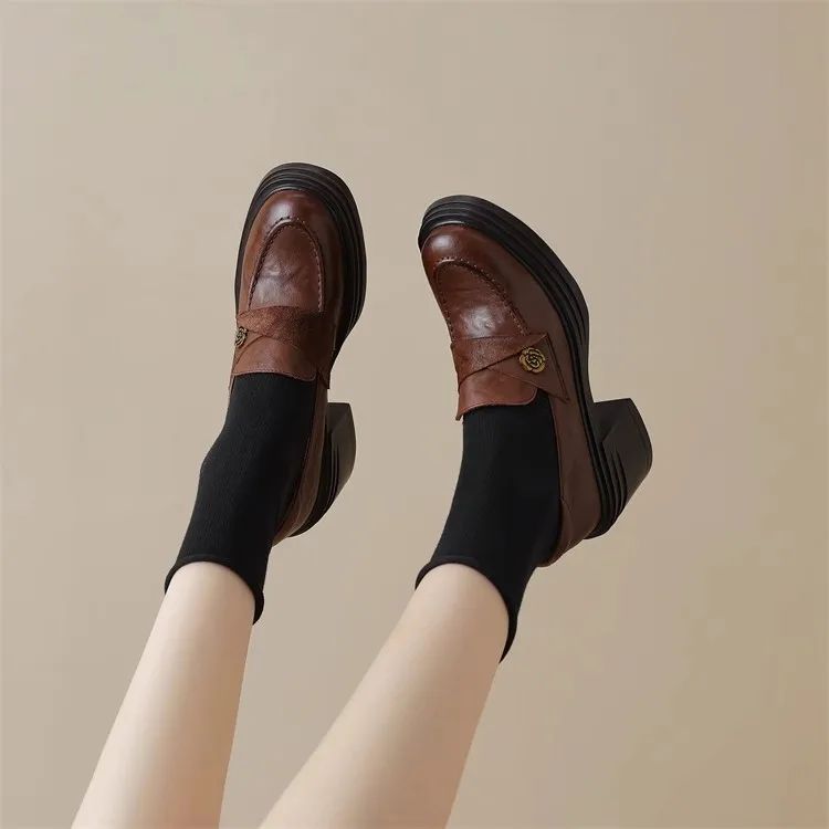 Sapatos Femininos Mary Jane Retrô da Moda Primavera Outono Sapatos Casuais Versáteis Femininos Salto Alto Lolita Sapatos de Couro
