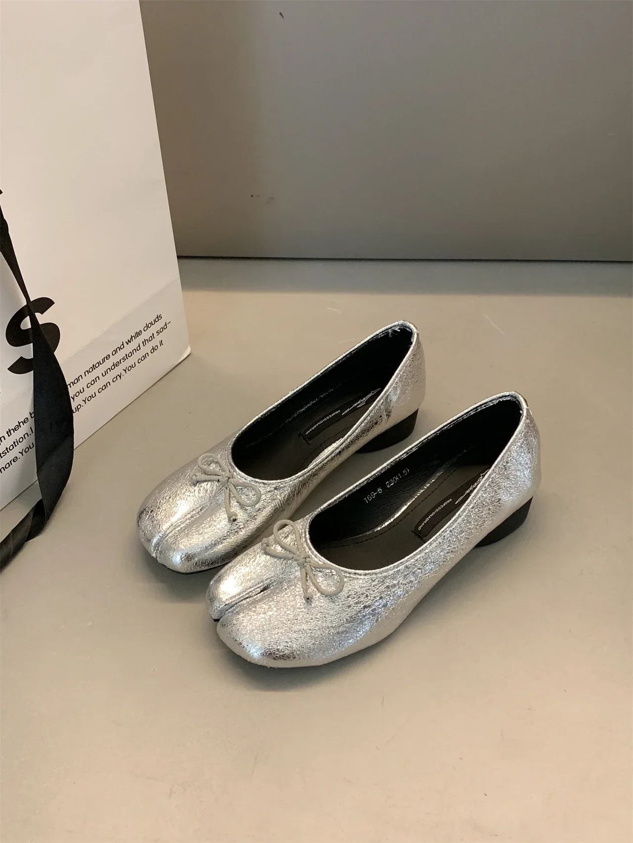 Tabi Shoes Ballet Falts Leather Ballerina Shoes For Women Split Toe Flats Tabi Shoes Slip On Soft Bottom Moccasins with Bowknot