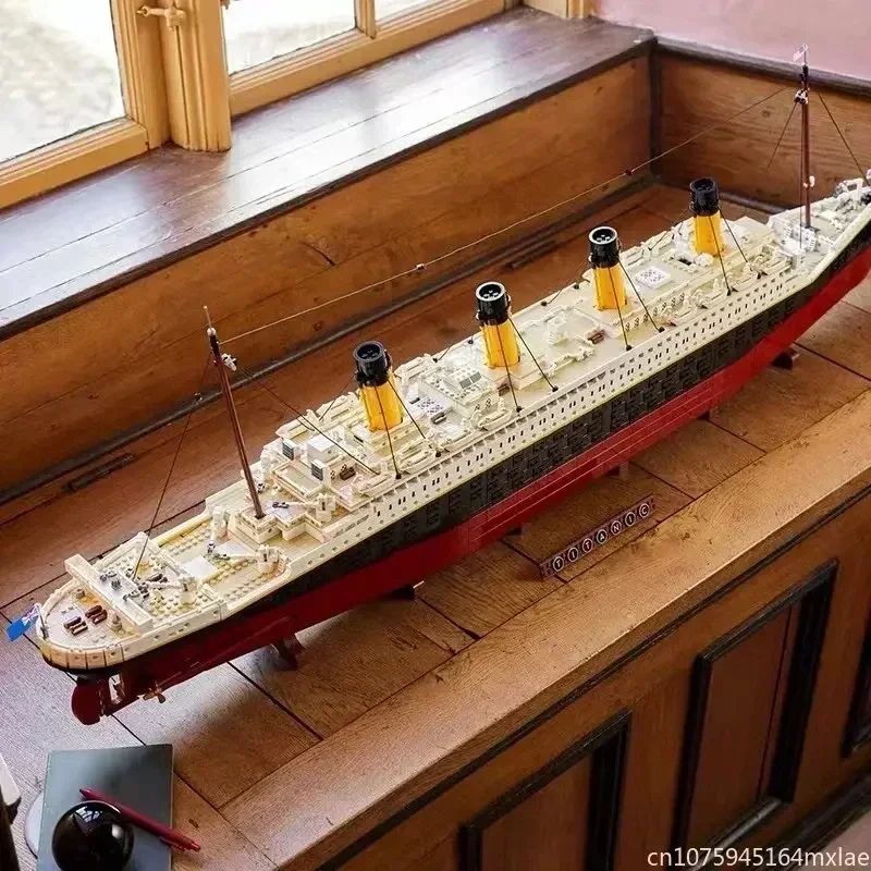 Com caixa original Filme-Série Titanic Grande Navio de Cruzeiro 9090 Peças Compatível com 10294 Blocos de Montar Brinquedos de Presente