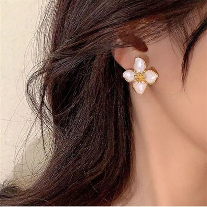 Brincos Femininos Coreanos Retrô Esmaltados em Formato de Flor Vermelha para Mulheres, Brincos Delicados, Presente de Joia de Noivado para Casal de Luxo