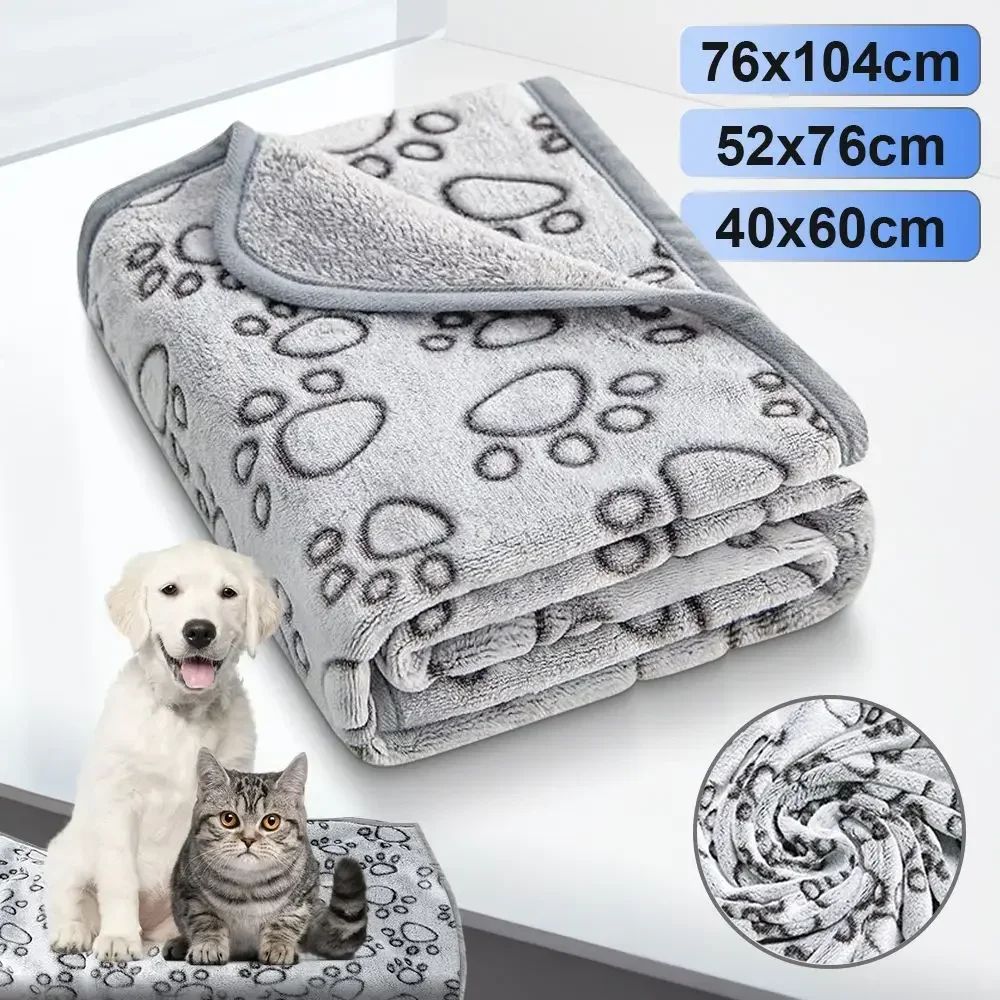 Pet Blanket 40x60cm 52x76cm 76x104cm Soft Fluffy Flannel Dog Blanket Grey Footprint Pattern Pet Mat Blanket for Cat Dogs