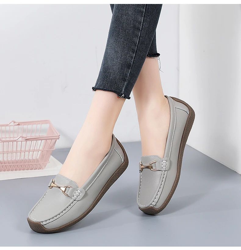 Vulcanize Women Shoes Flats Leather Moccasins Sneakers Designer Shoes for Women Slip-on Loafers Female Boat Shoes Big Size 43