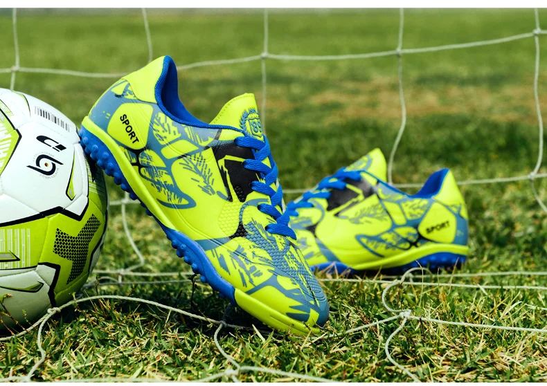 Professional Kids Soccer Shoes Men Original Football Shoes Indoor Society Cleats Football Field Boots TF/AG Fast Match Sneaker