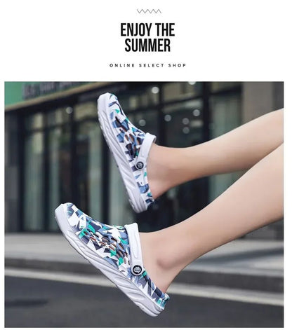 2025 New Fashion Sandals Men Clog Sandals Comfortable Breathable Beach Sandals Men Women Clogs Slippers Soft Bottom Men Shoes
