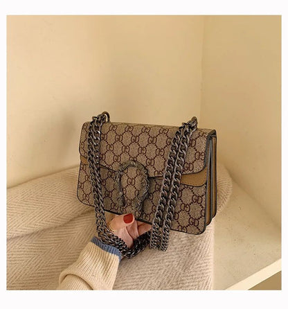 Women Stylish Retro Print Shoulder Crossbody Bag Fashionable Chain Underarm Purse Medium Hardness Polyester Lining