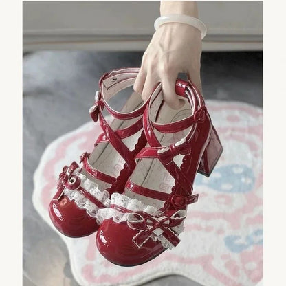 Sapatos de salto alto Lolita vermelhos, sapatos de salto grosso de renda para primavera e outono, sapatos de couro envernizado Mary Jane para mulheres