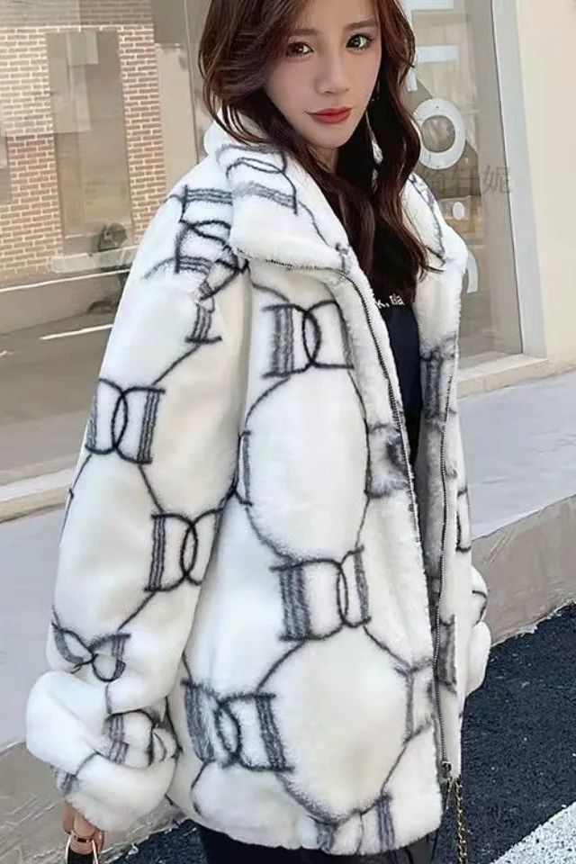 Ladies Thickened Cotton Lamb Fur Jacket Korean Style Winter Outerwear Loose Versatile Trendy Coat Warm Comfortable Soft Material