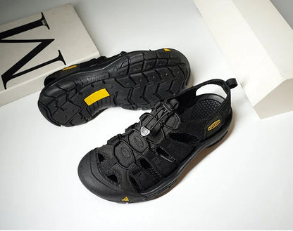 2025 Summer Men's Sandals Thick soled Baotou beach shoes Outdoor oversized casual Shoes Male lightweight hollow sandals Homme