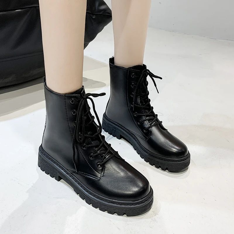 New Autumn Flat-soled Retro Lace-up Short-tube Solid Color Round-toe Korean Style Fashion Boots Sports Thick-soled Riding Boots