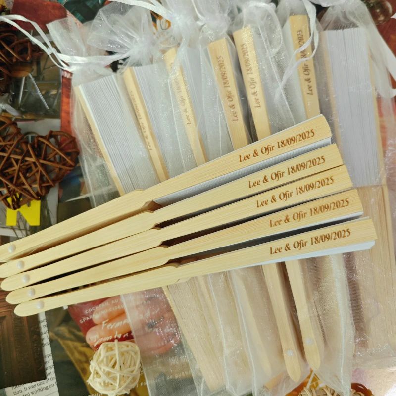 Personalized white paper Hand Fans with organza bag Custom Engraved Wedding Fans Party Favor Bridal Shower Accessory Guest Gifts