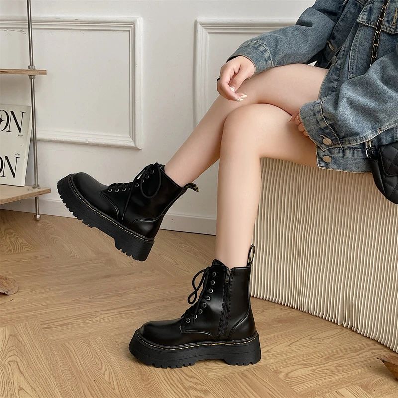 Minimalist Lace-up Women Boots 5Cm Chunky Heel Platform Women Boots British Style Thick Sole Increase Height Casual Boots