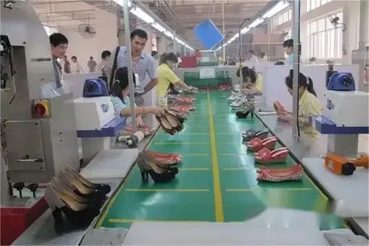 2025 Women Winter Snow Boots Warm Flat Plus Size Platform Lace Up Ladies Women's Shoes New Flock Fur Suede Ankle Boots 36-42