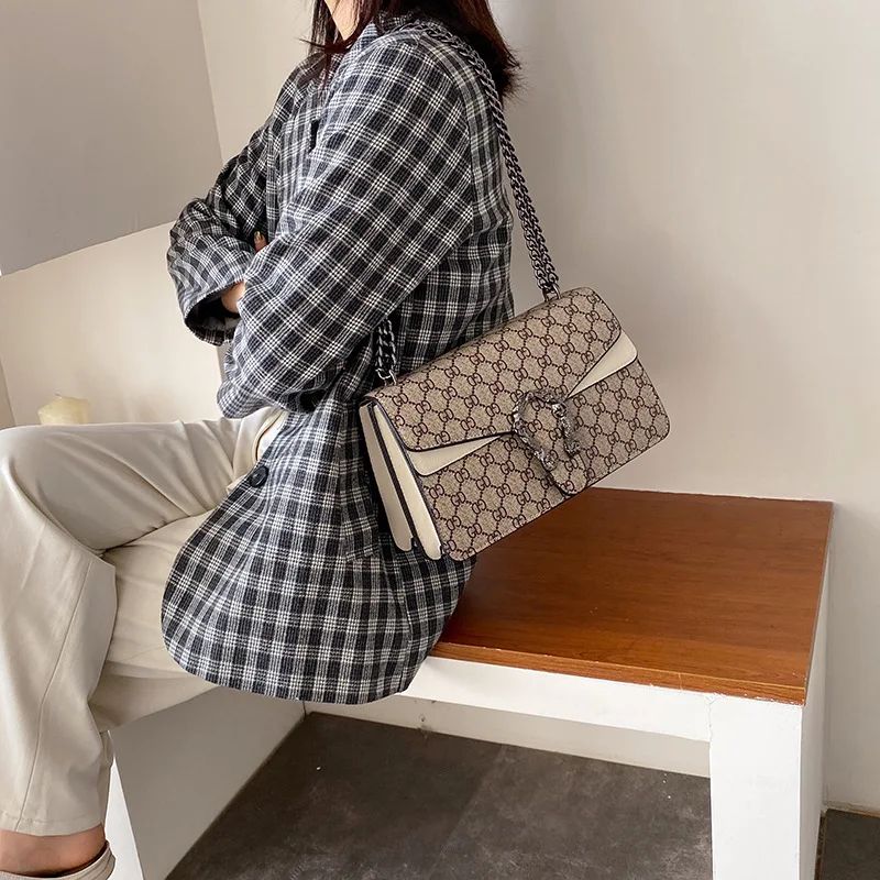 Women Stylish Retro Print Shoulder Crossbody Bag Fashionable Chain Underarm Purse Medium Hardness Polyester Lining