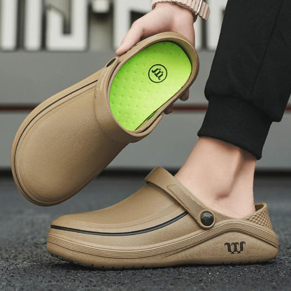 A Pair of Men's Casual Shoes, Waterproof and Oil-Proof, Low-Top Non-Slip Chef Shoes, Wear-Resistant and Non-Slip Men's Shoes