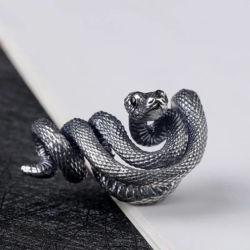 Colar de Pingente de Caveira Demoníaca Enrolada de Cobra Gótica Vintage para Homens Meninos Festa de Rock Halloween Joia de Presente