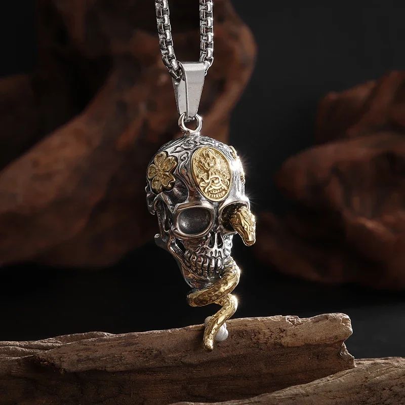 Colar de Pingente de Caveira Demoníaca Enrolada de Cobra Gótica Vintage para Homens Meninos Festa de Rock Halloween Joia de Presente