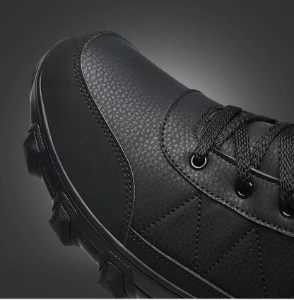 Botas de Neve de Inverno 2025 Masculinas Sapatos Outdoor Cano Alto Cadarço Antiderrapante Botas de Tornozelo Quente Confortáveis Pelúcia Sapatos Casuais Masculinos