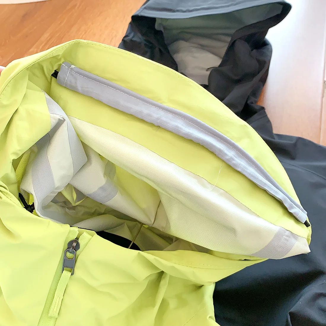 ARC New Storm Jacket Lovers Outdoor Sports Camping Mountain Skiing Trend Fashion British Wind Leisure Waterproof Storm Jacket
