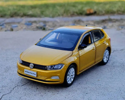 1:32 Volkswagens POLO Liga Carro Modelo Diecasts & Veículos de Brinquedo Metal Carro de Brinquedo Modelo Simulação Miniatura Escala Brinquedos Presente