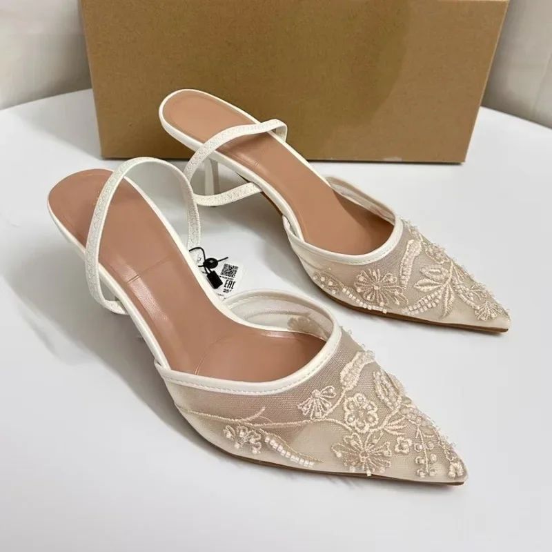 Sapatos de Grife Femininos Brancos para Casamento com Salto Alto, Tela Bordada com Flores, Tira Traseira e Salto Fino, Sensual, para Mulheres